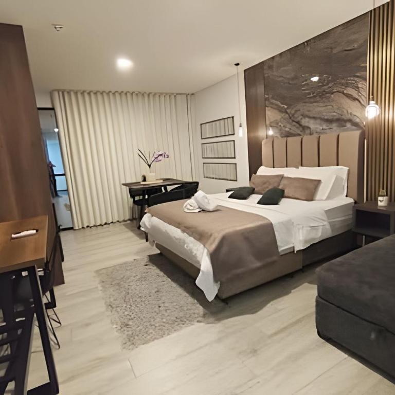Epic Suite 511 Premium Airport - Superior King Suite - 2
