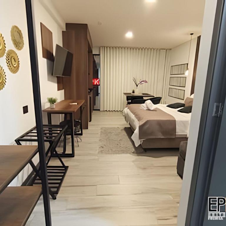 Epic Suite 511 Premium Airport - Superior King Suite - 4