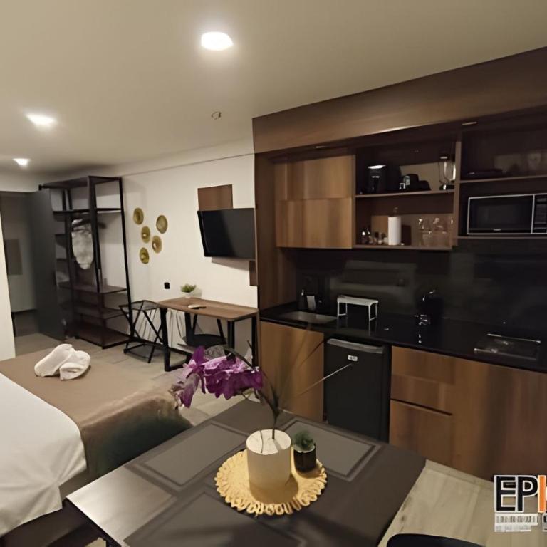 Epic Suite 511 Premium Airport - Superior King Suite - 3
