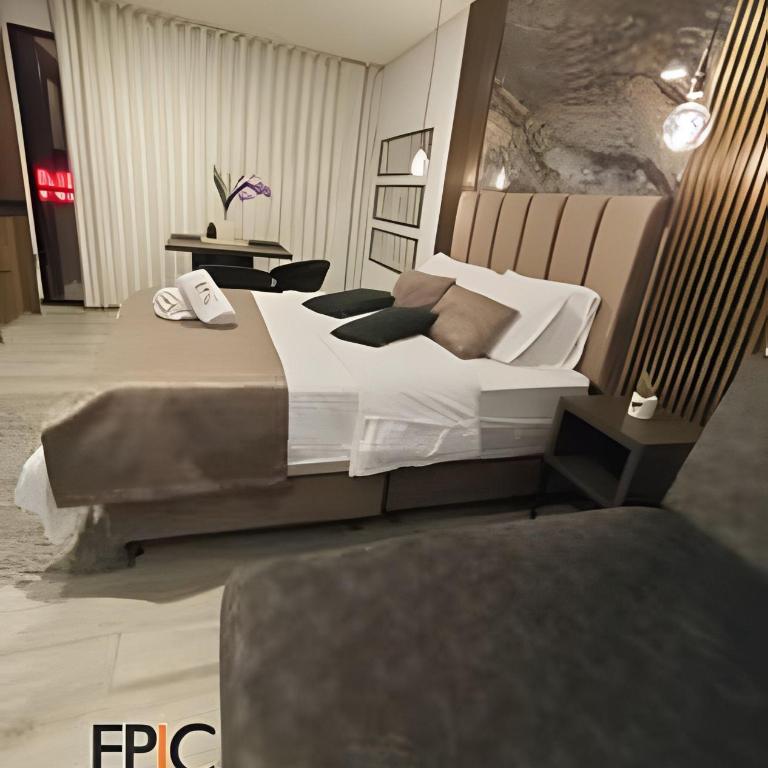 Epic Suite 511 Premium Airport - Superior King Suite - 17