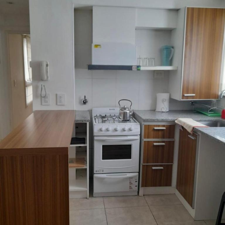 Dpto Familiar Amplio 2amb Plaza Mitre - Apartamento de 1 dormitorio - 1