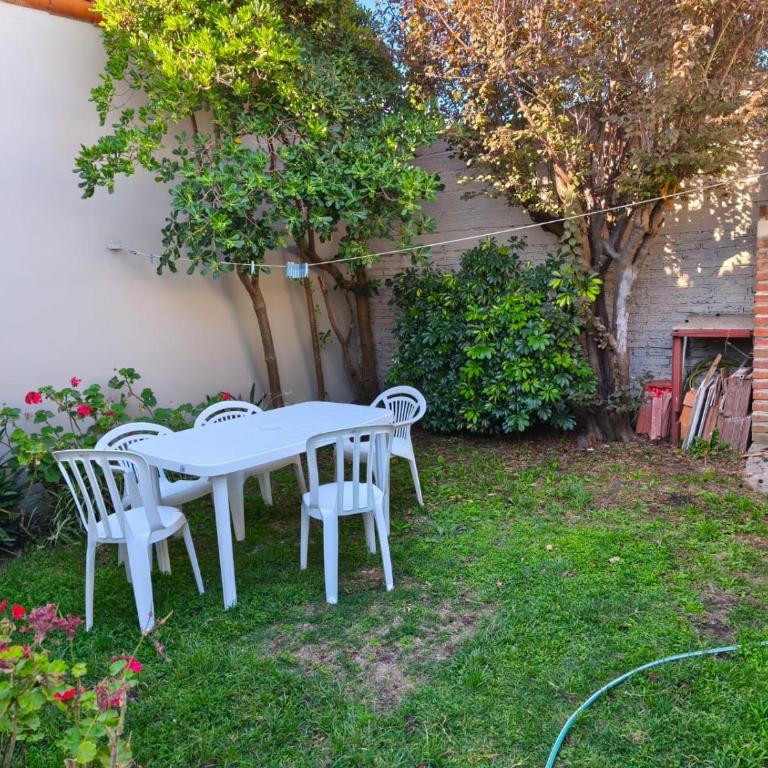 Rent a house in Necochea beach and park area - Two-Bedroom House - 5