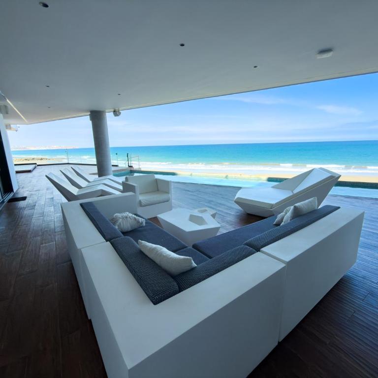 Ocean Luxe House - Vacation Home - 9