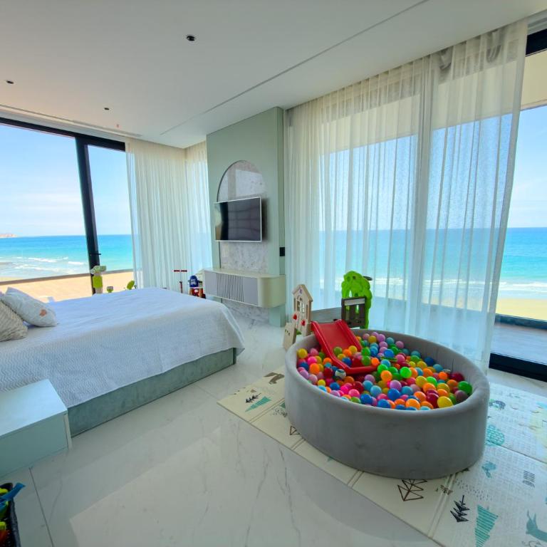 Ocean Luxe House - Vacation Home - 16