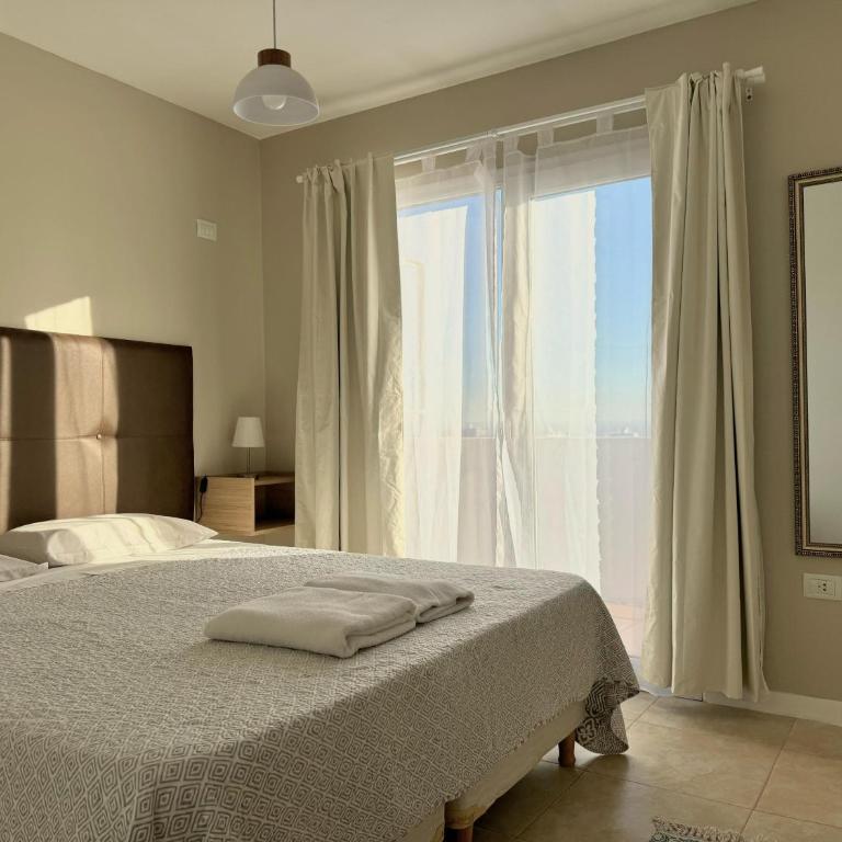 Departamentos amplios y luminosos en zona Leloir - Apartamento Deluxe de 1 dormitorio - 11
