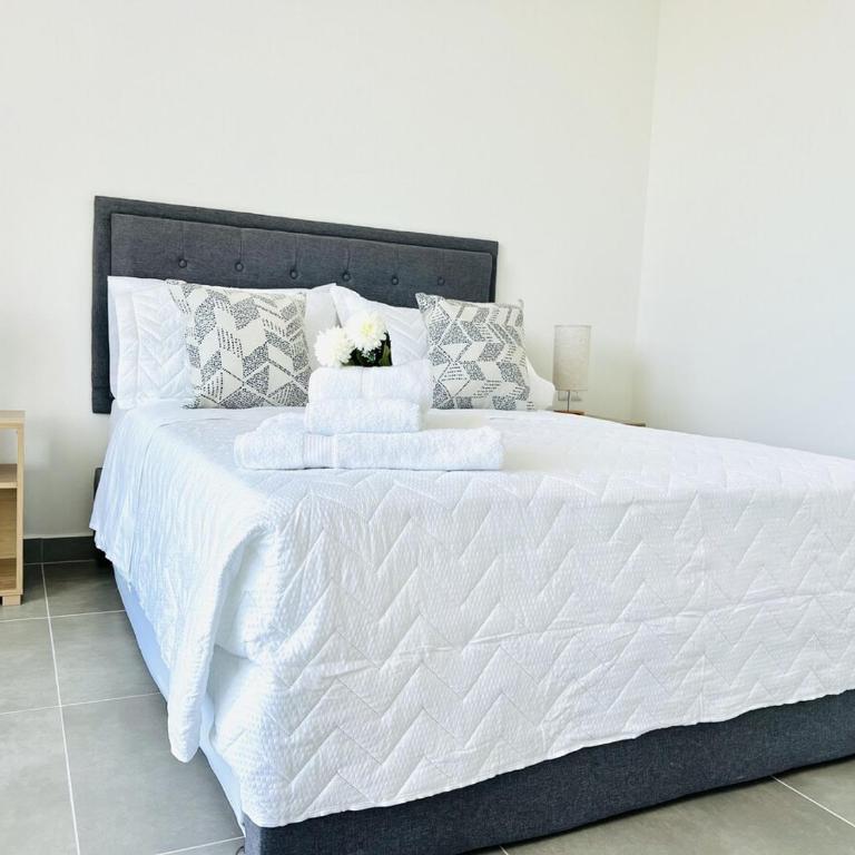 Salguero Sunset - One-Bedroom Apartment - 8