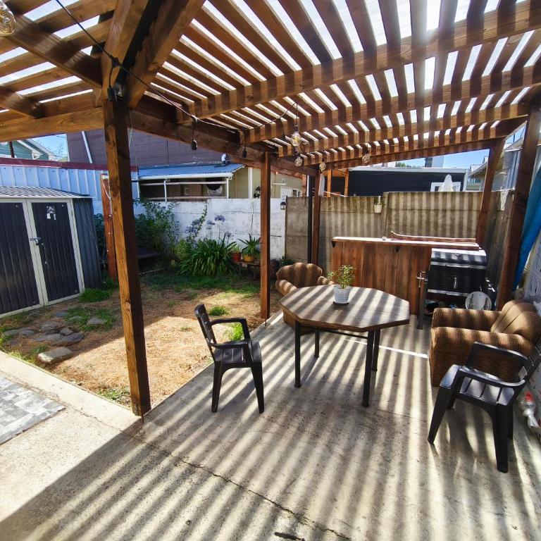 Casa con Terraza y Quincho en Valdivia - Three-Bedroom House - 2