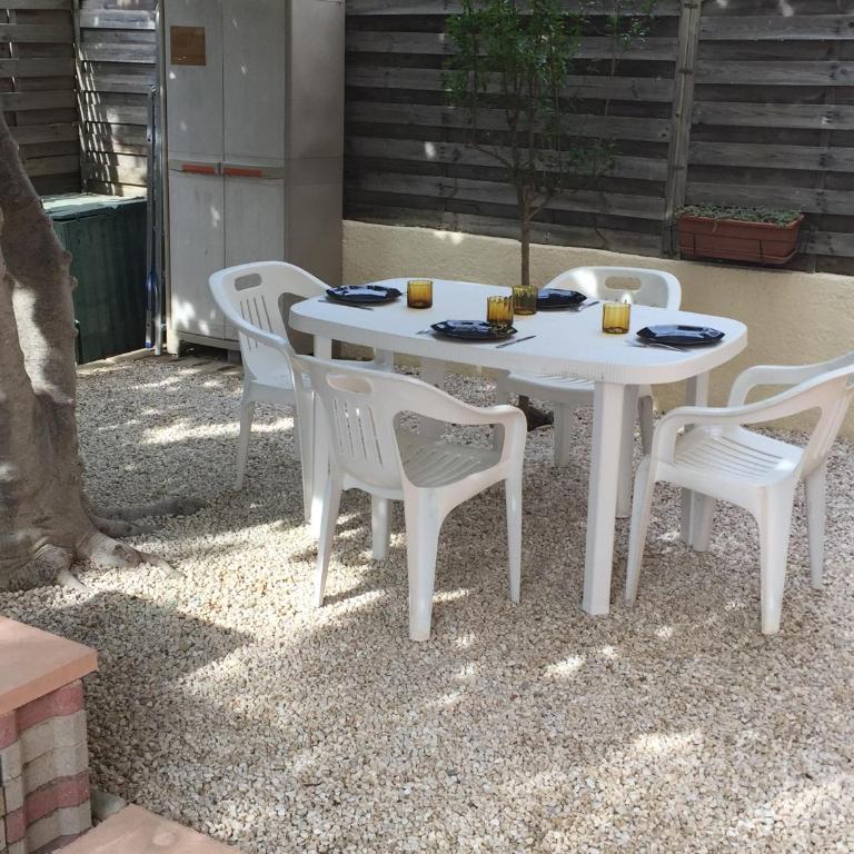 Rez-de-jardin avec Parking Privé pour 4 pers - FR-1-837-71 - Apartment - 4