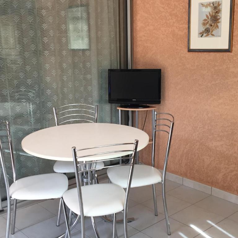 Rez-de-jardin avec Parking Privé pour 4 pers - FR-1-837-71 - Apartment - 5
