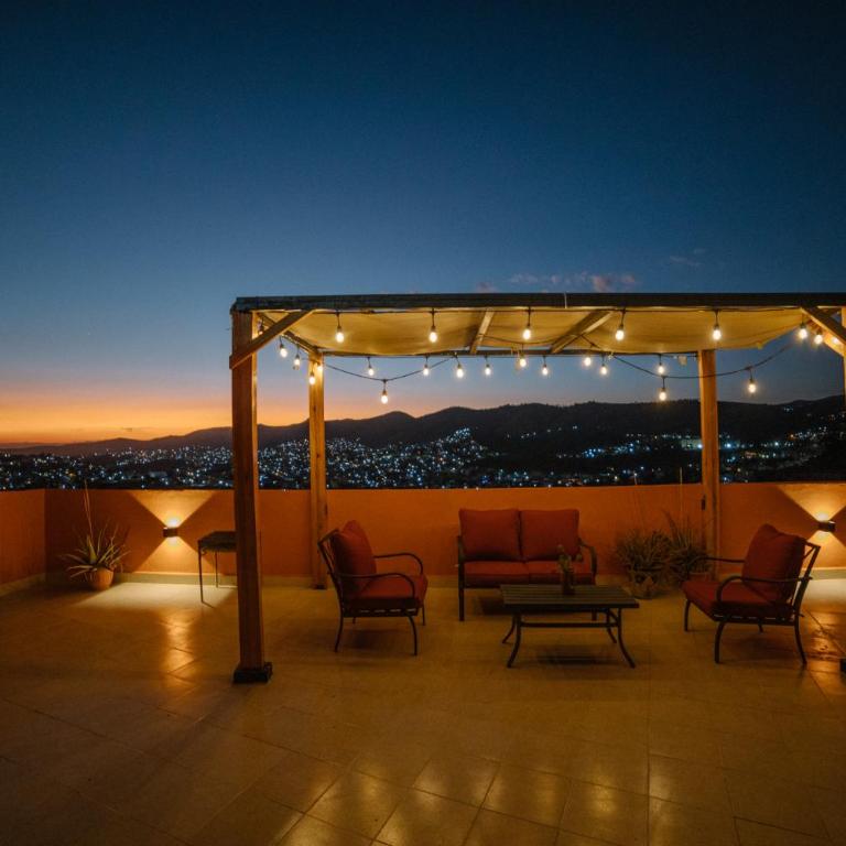 Casa del Pintor Guesthouse - Five-Bedroom House - 1