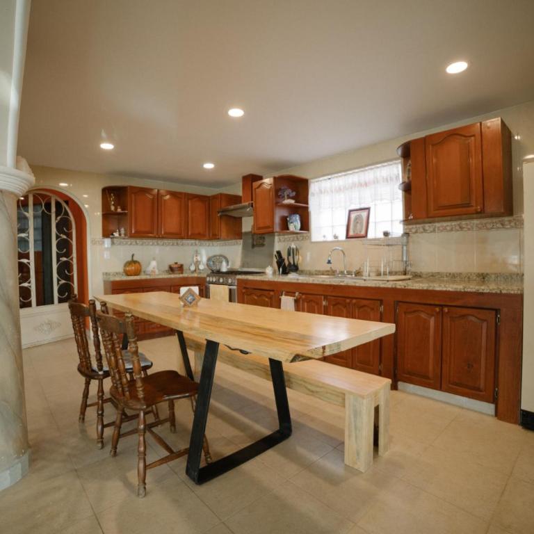 Casa del Pintor Guesthouse - Five-Bedroom House - 10