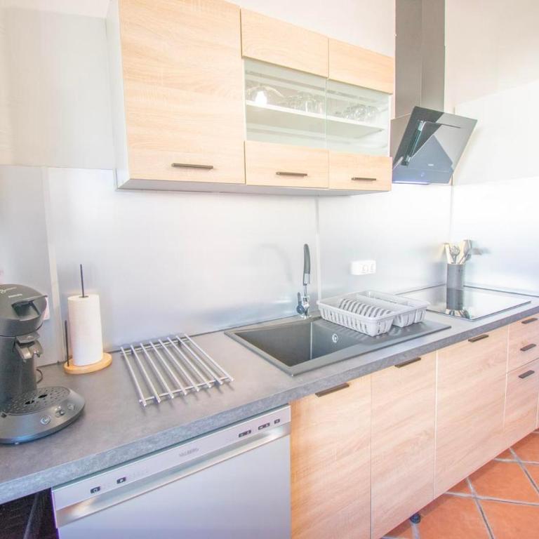 Fréjus appart RDC AC Terrasse 8 pers - Appartement 3 Chambres - 30