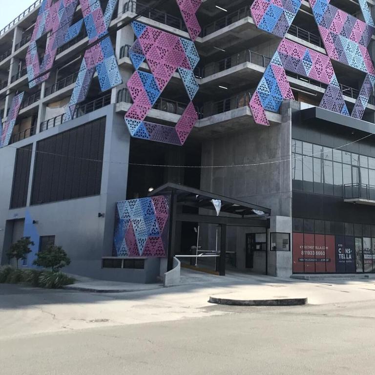 Modern Executive Loft Express with Private Parking - One-Bedroom Apartment - 25