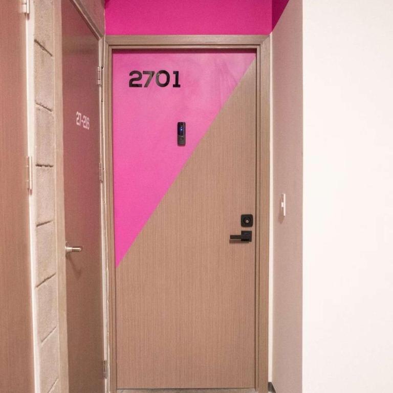 Modern Executive Loft Express with Private Parking - One-Bedroom Apartment - 27