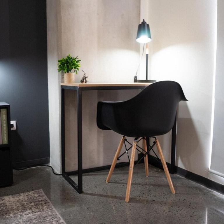 Modern Executive Loft Express with Private Parking - One-Bedroom Apartment - 32