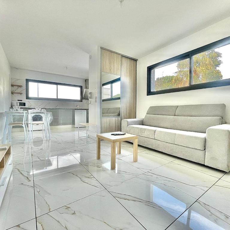 L'Actuel,New Studio, Parking, Air Conditioning - Deluxe Studio - 1
