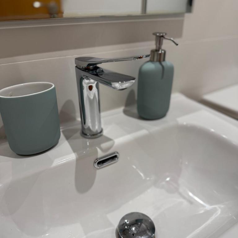 Ático con Terraza Privada en Granada Centro Parking Gratis - One-Bedroom Apartment - 31