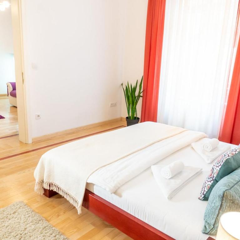 155sqm 4BR Central Belgrade Apartment for 9 Guests - Apartment - 12