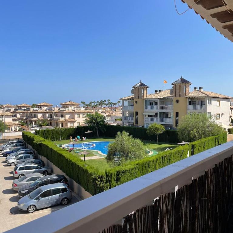 Appartement cosy proche de toute commodité et de la mer - Apartamento de 2 dormitorios con vistas a la piscina - 4