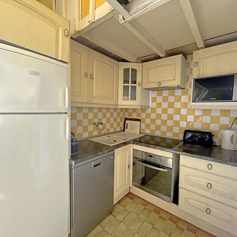 MAIS LeonBlum - One-Bedroom House - 2