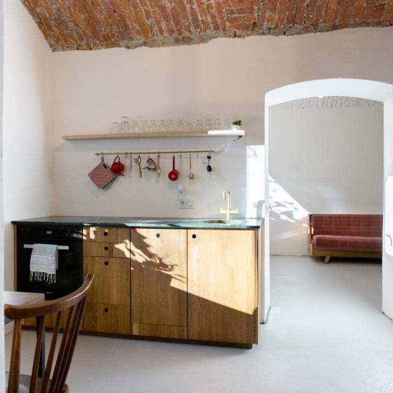 Lilly's Calm Souterrain Apartment with garden - Apartment mit 1 Schlafzimmer - 1