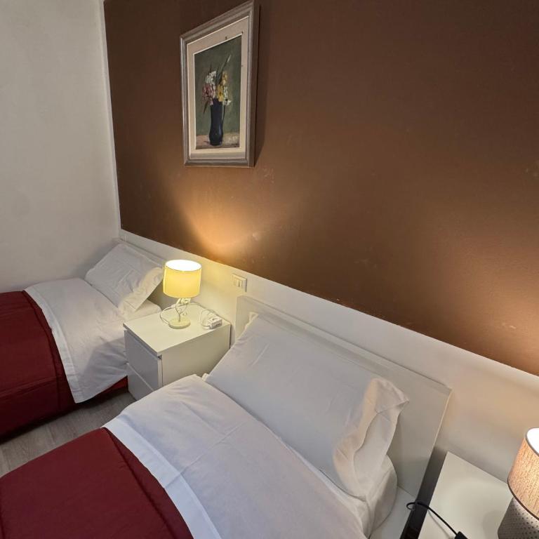 Harry's Canal View - Camera Quadrupla Economy con Bagno in Comune - 16