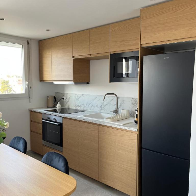 Bright apartment with panoramic views Dijon - Two-Bedroom Apartment - 41