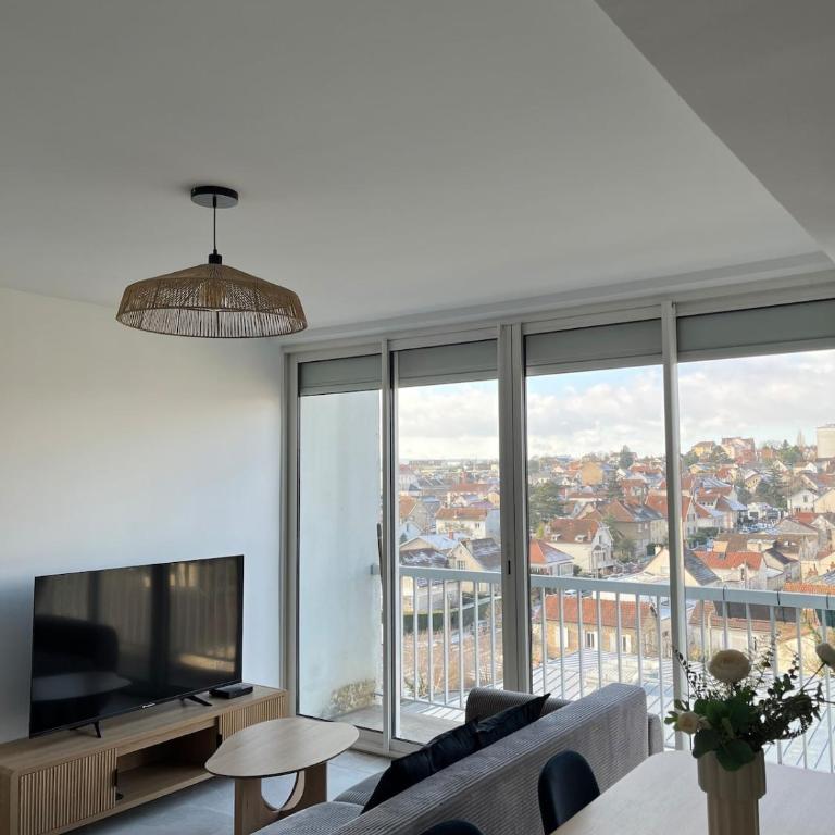 Bright apartment with panoramic views Dijon - Two-Bedroom Apartment - 60
