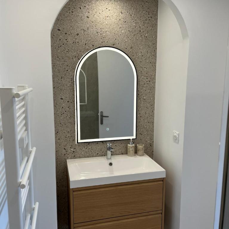 Bright apartment with panoramic views Dijon - Two-Bedroom Apartment - 77