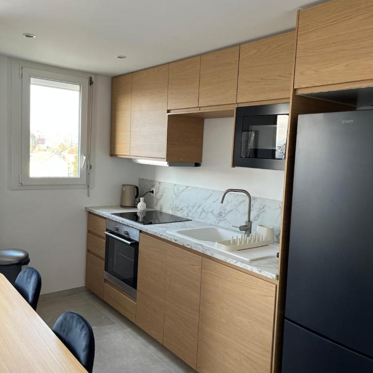 Bright apartment with panoramic views Dijon - Two-Bedroom Apartment - 89