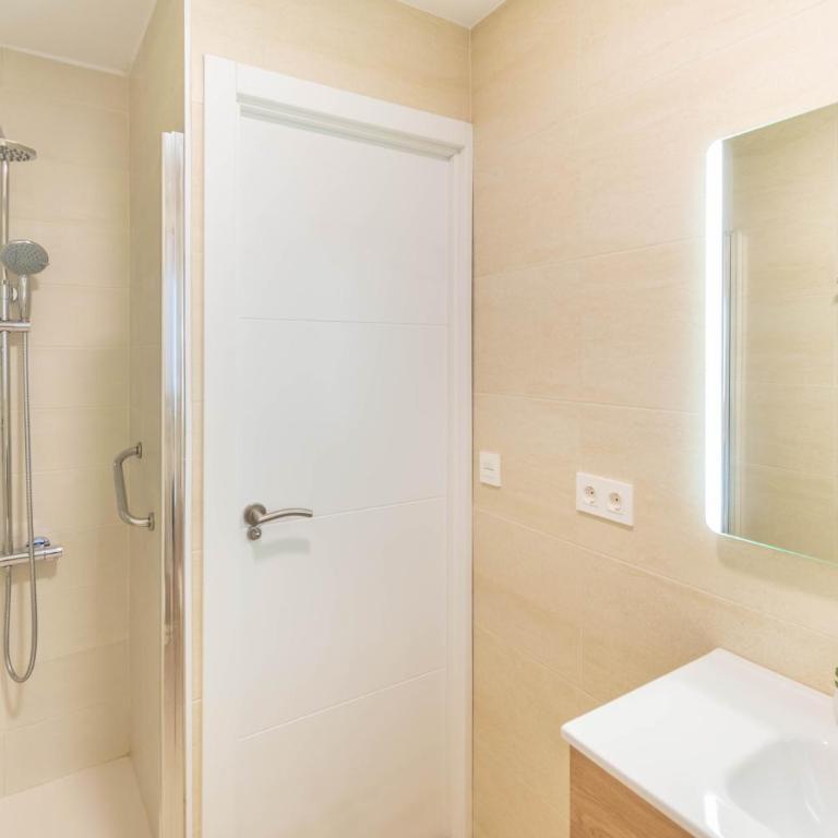 Amplio apartamento a 5 min del centro de Pamplona - Apartamento de 2 dormitorios - 32