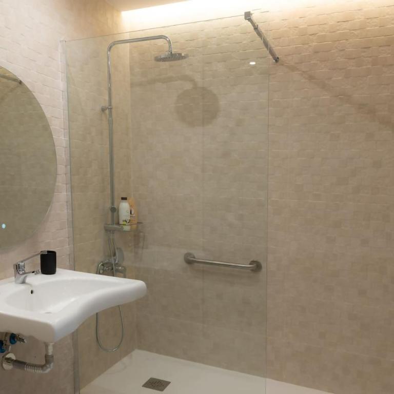 Genial estudio en Madrid castizo - Estudio Deluxe con cama grande - 7