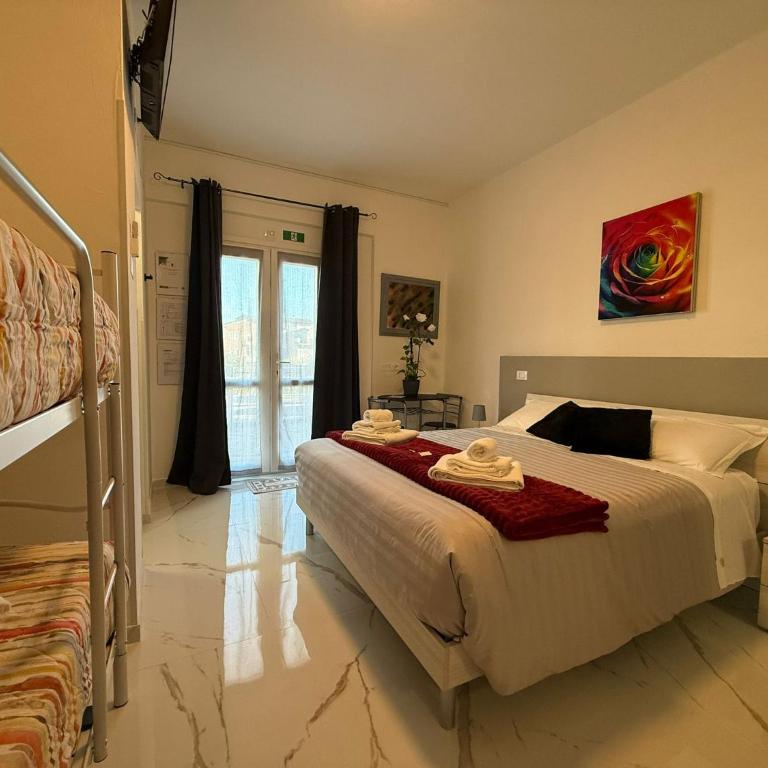 Residenza Le Rose FREE BIKE - Ampia Camera Matrimoniale - 21