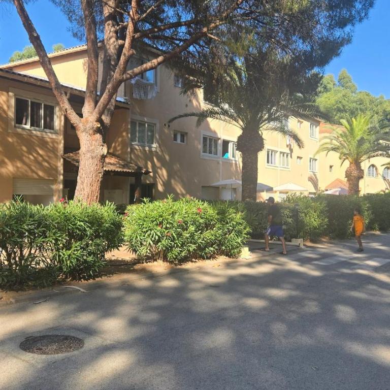 Studio Calvi avec jardinet à 2 min à pieds de la plage - Studio - 18