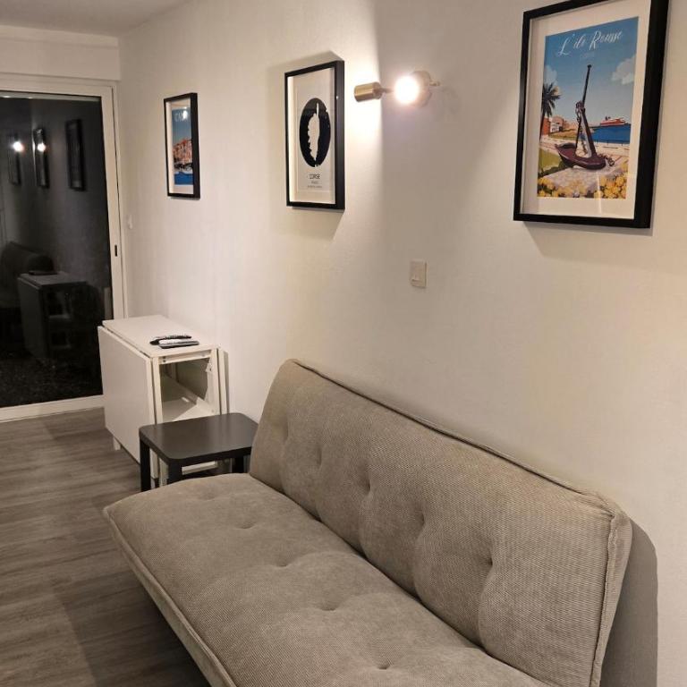 Studio Calvi avec jardinet à 2 min à pieds de la plage - Studio - 8