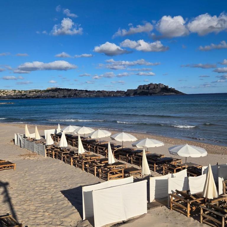 Studio Calvi avec jardinet à 2 min à pieds de la plage - Studio - 20