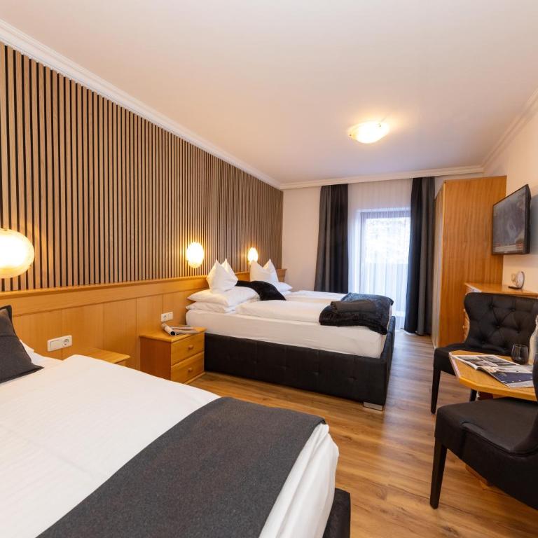 Hotel Austria - inklusive Joker Card im Sommer - Dreibettzimmer mit Balkon - 7