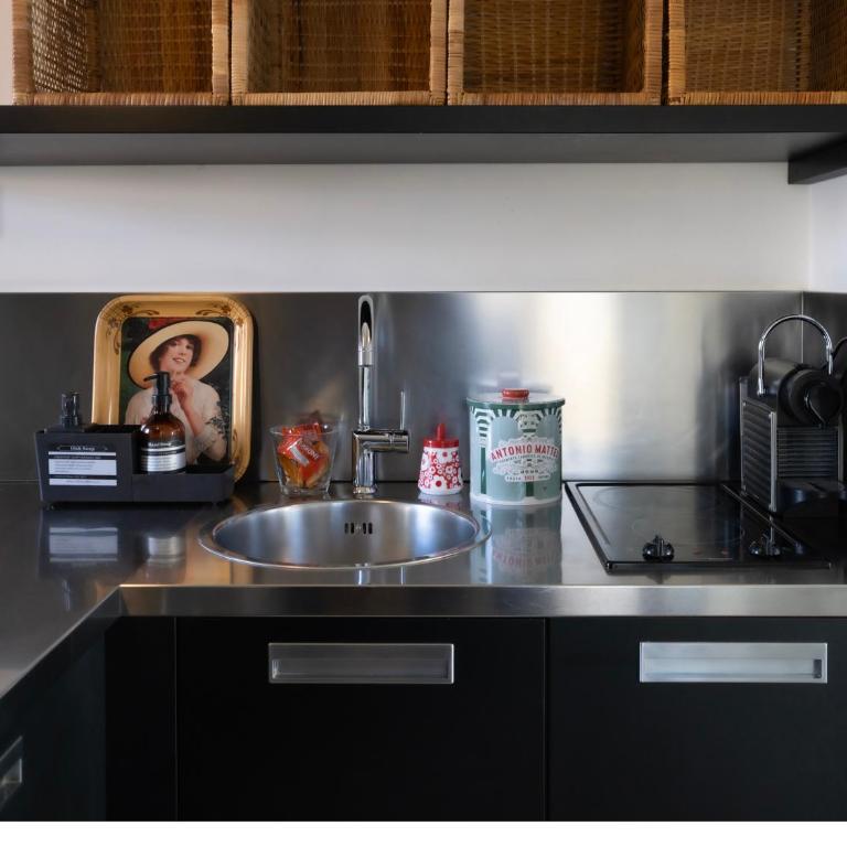 BASTIA RF Suite up to 4 guests - in the heart of Scalo Romana, Olimpico, Prada, Bocconi and easy access Forum Assago, IEO, IED, Duomo, San Siro - Appartamento con Balcone - 4