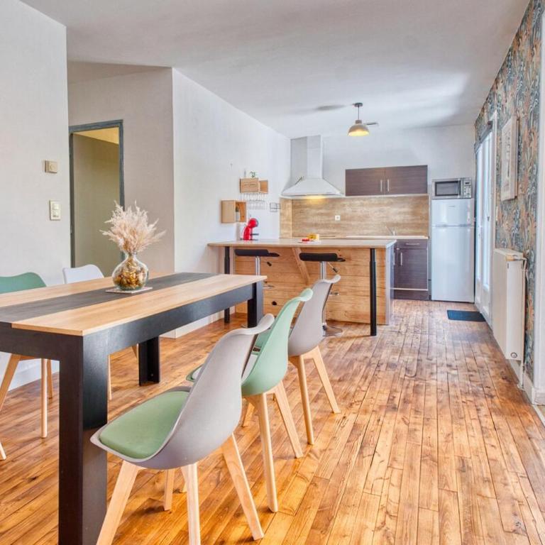 La terrasse de Georges, appartement climatisé. - Two-Bedroom Apartment with Terrace - 14