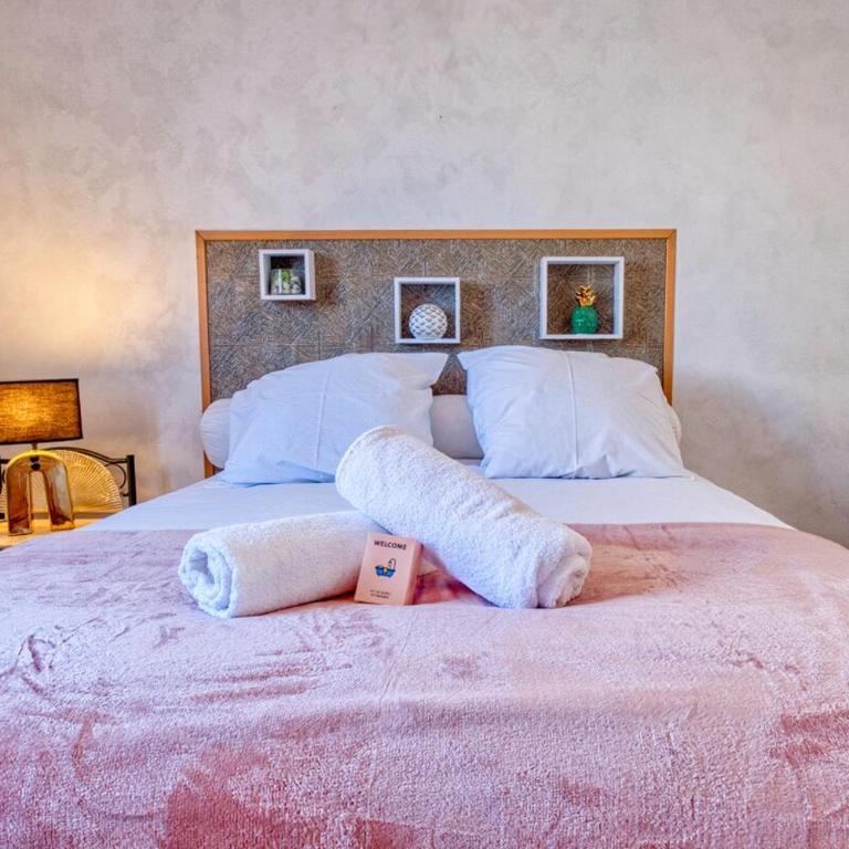 La terrasse de Georges, appartement climatisé. - Two-Bedroom Apartment with Terrace - 20