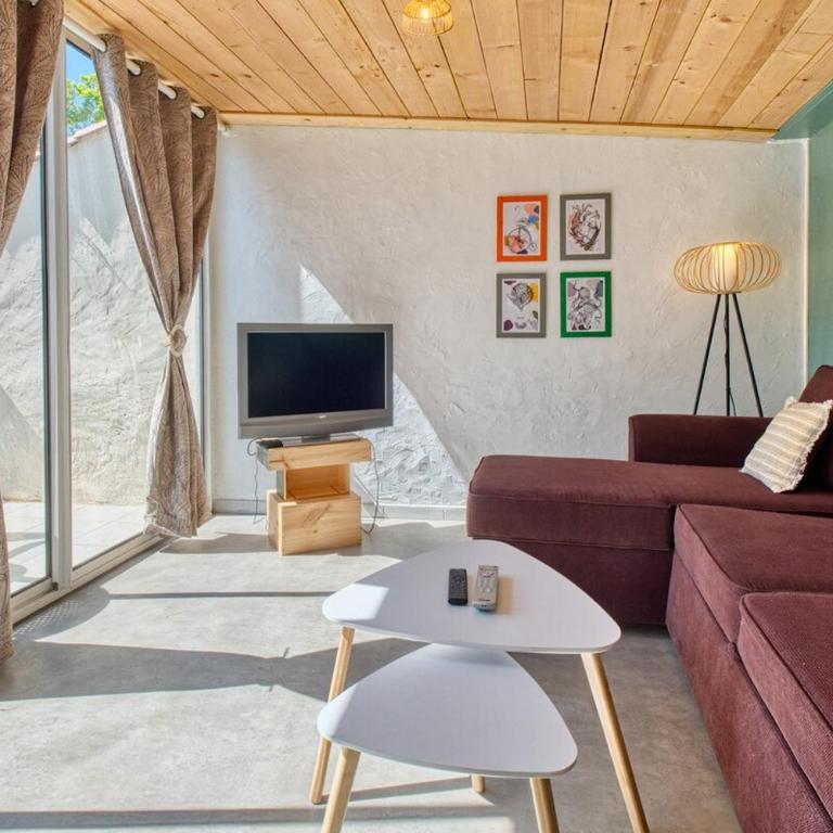 La terrasse de Georges, appartement climatisé. - Two-Bedroom Apartment with Terrace - 9