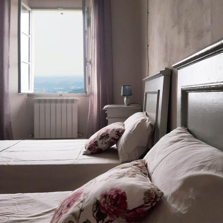Villa Oreste, 4 bedroom period villa with view - Four-Bedroom House - 20