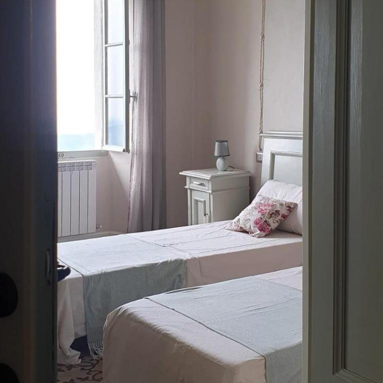 Villa Oreste, 4 bedroom period villa with view - Four-Bedroom House - 28