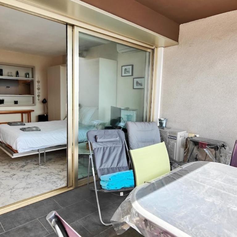 Studio with seafront terrace - Studio - 9