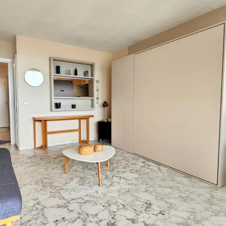 Studio with seafront terrace - Studio - 16