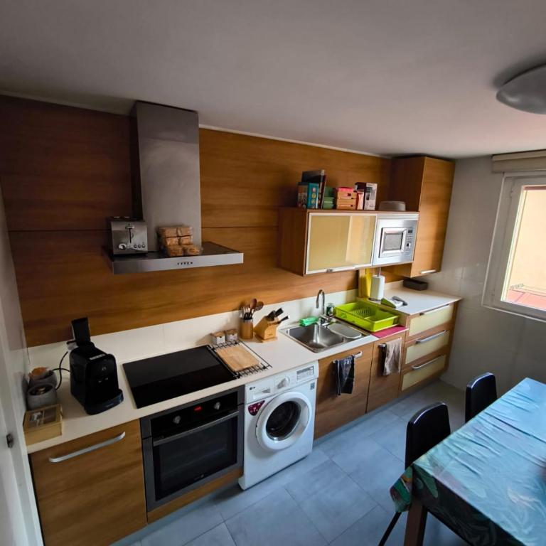 Apartamento Turístico Marcelo Celayeta AT Cerca del Centro - Three-Bedroom Apartment - 45