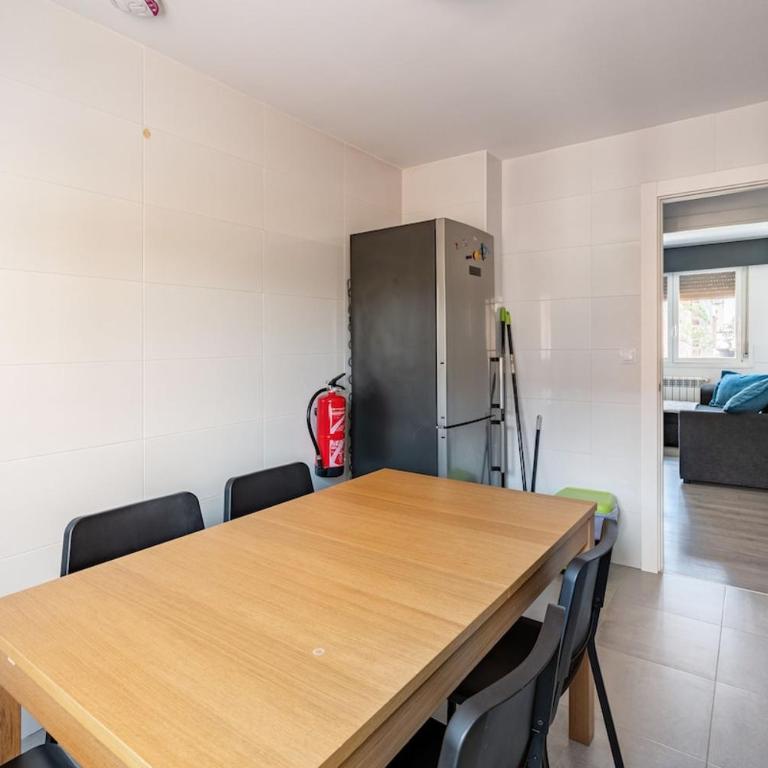 Apartamento Turístico Marcelo Celayeta AT Cerca del Centro - Three-Bedroom Apartment - 28