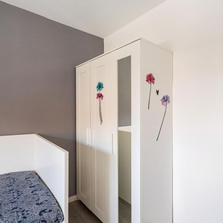 Apartamento Turístico Marcelo Celayeta AT Cerca del Centro - Three-Bedroom Apartment - 24