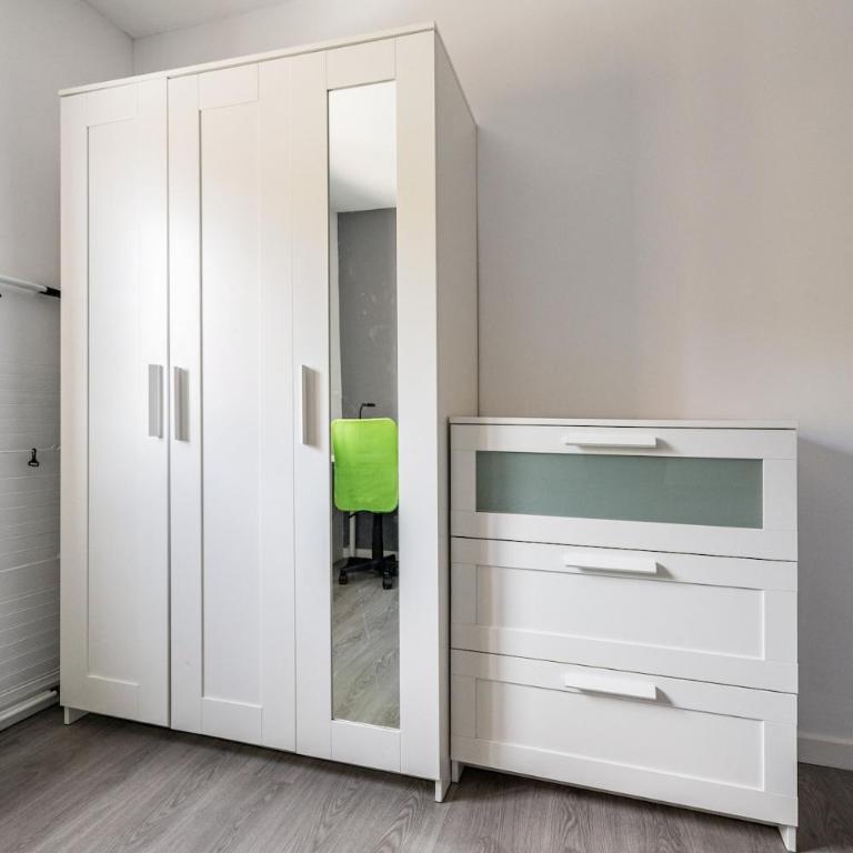 Apartamento Turístico Marcelo Celayeta AT Cerca del Centro - Three-Bedroom Apartment - 18