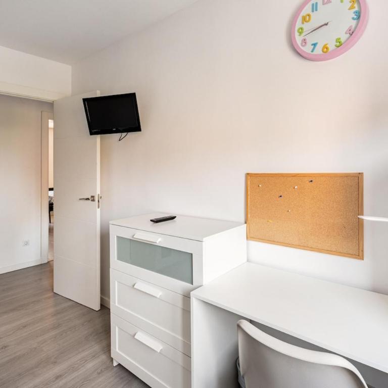 Apartamento Turístico Marcelo Celayeta AT Cerca del Centro - Three-Bedroom Apartment - 10